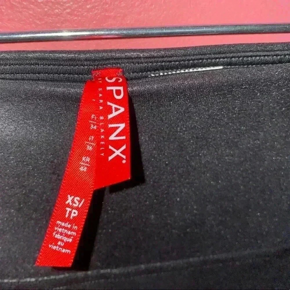 SPANX FAUX LEATHER MOTO LEGGING - Picture 6 of 9